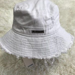 NWT White Bucket Hat Unisex